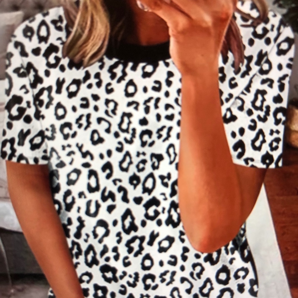 Short sleeve crew neck tee